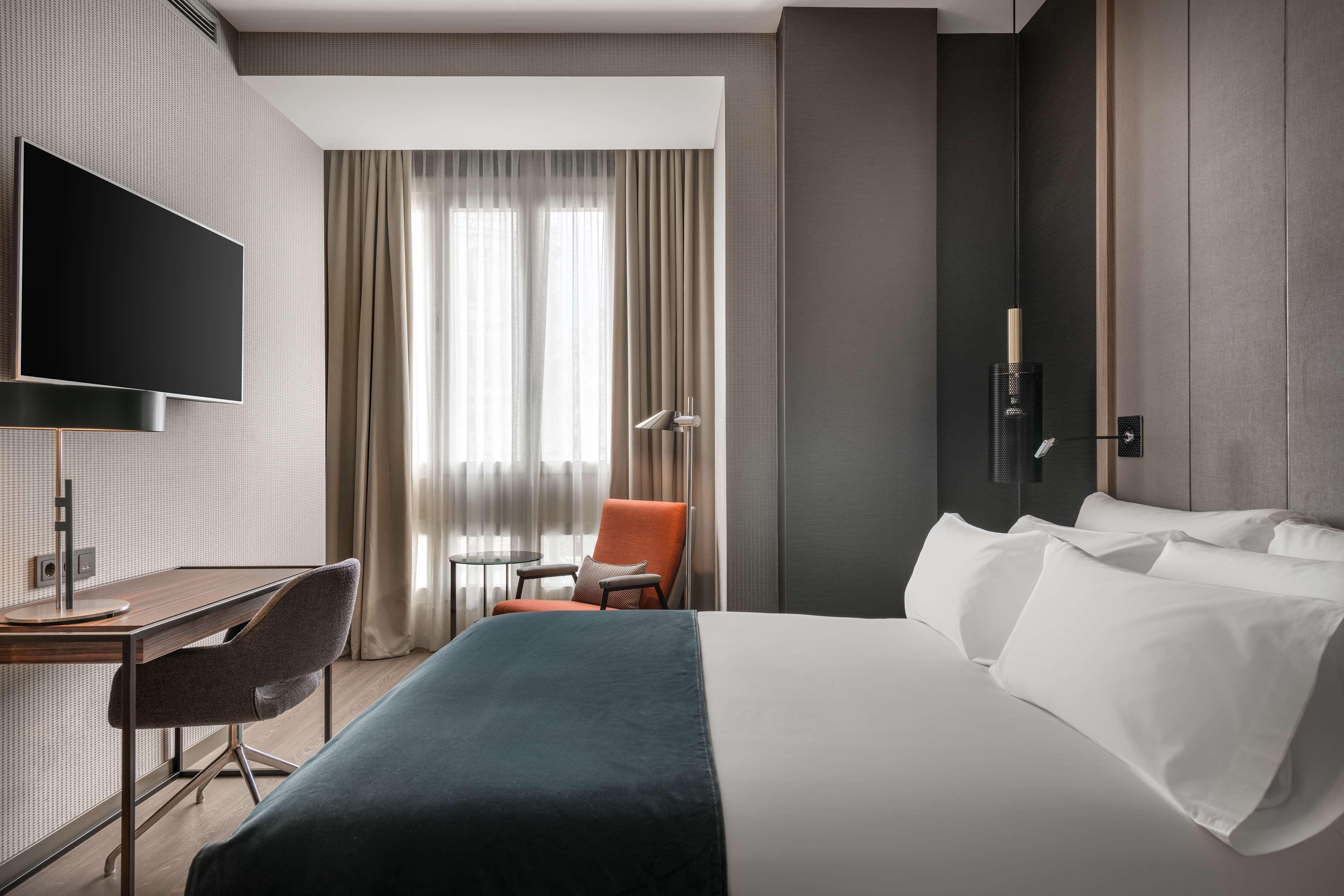 Nh Collection Gran Via Hotel 4*