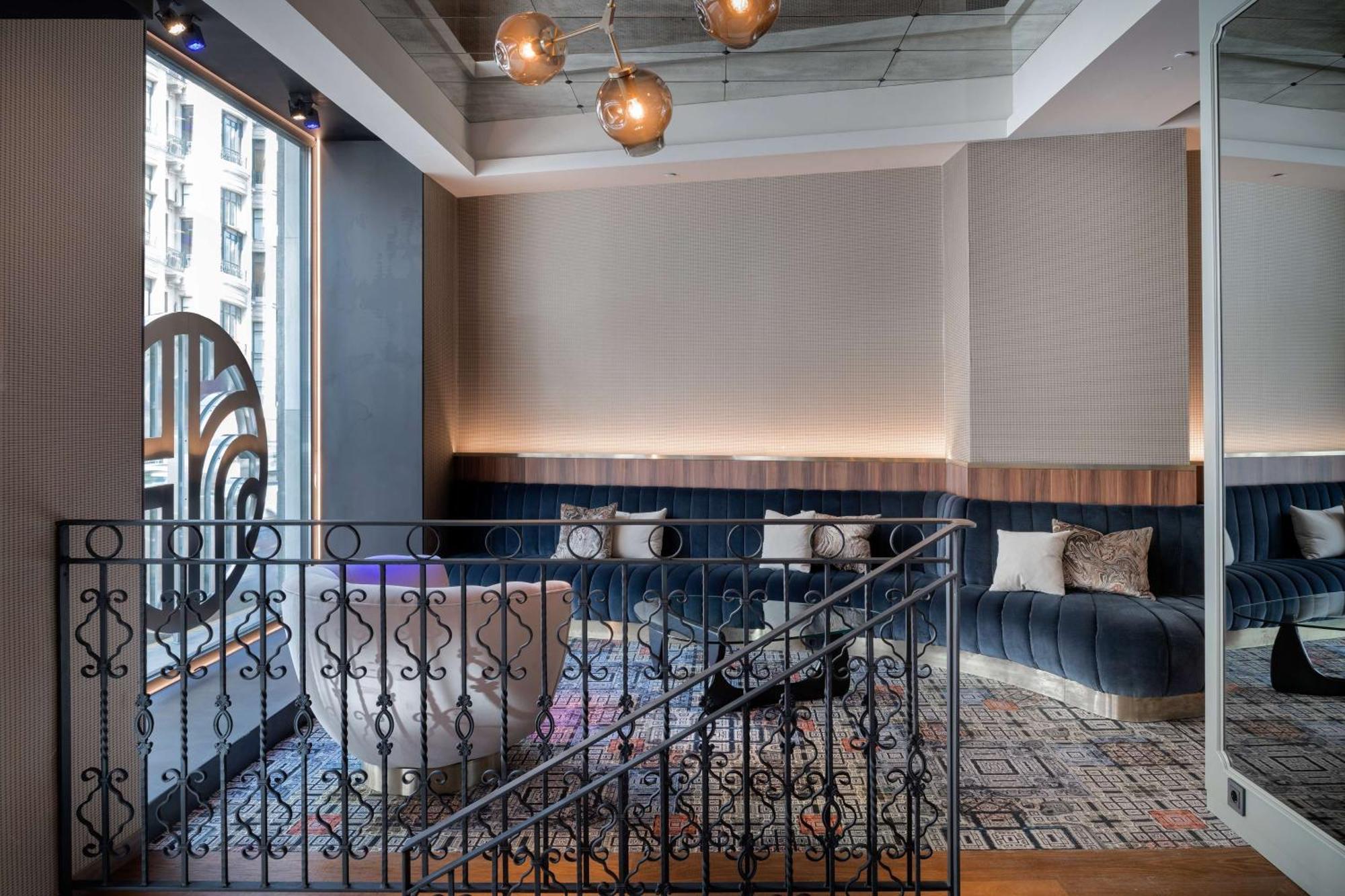 Hotel Nh Collection Gran Via 4*