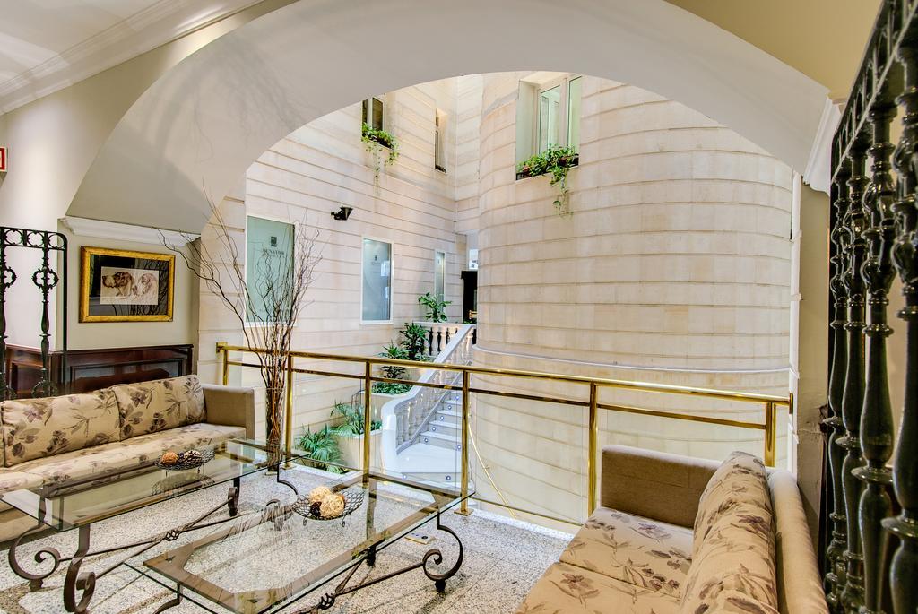 Hotel Nh Collection Gran Via 4*